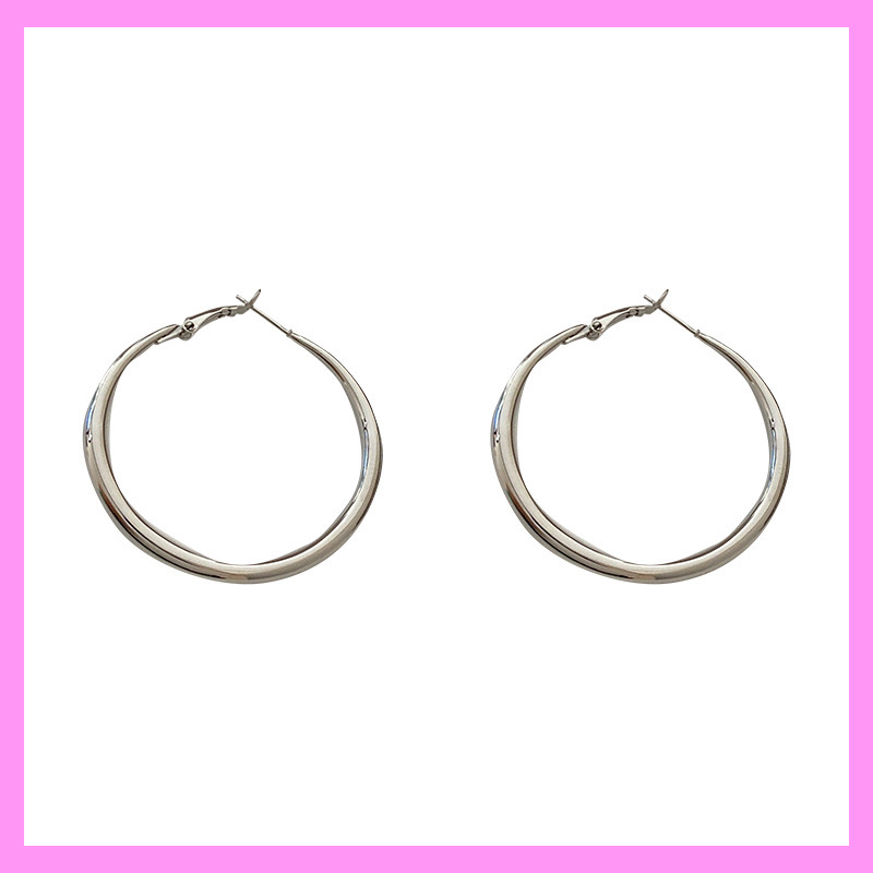 2、【choose any 3 in live】{Factory price ,huge promotion should choose  in the live}heart tessle hoop fashion gorgeous earring a