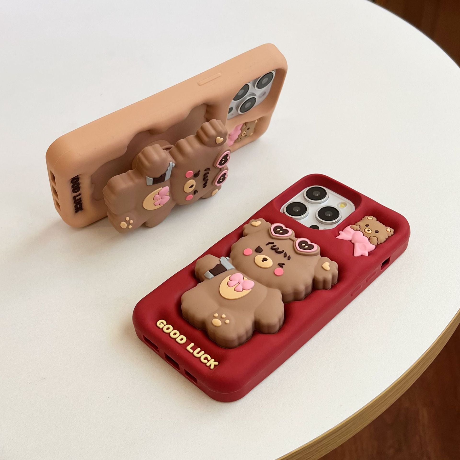 [3-8]Applicable Apple 16promax stand luck bear phone case iPhone16/15/14/13pro cartoon cute